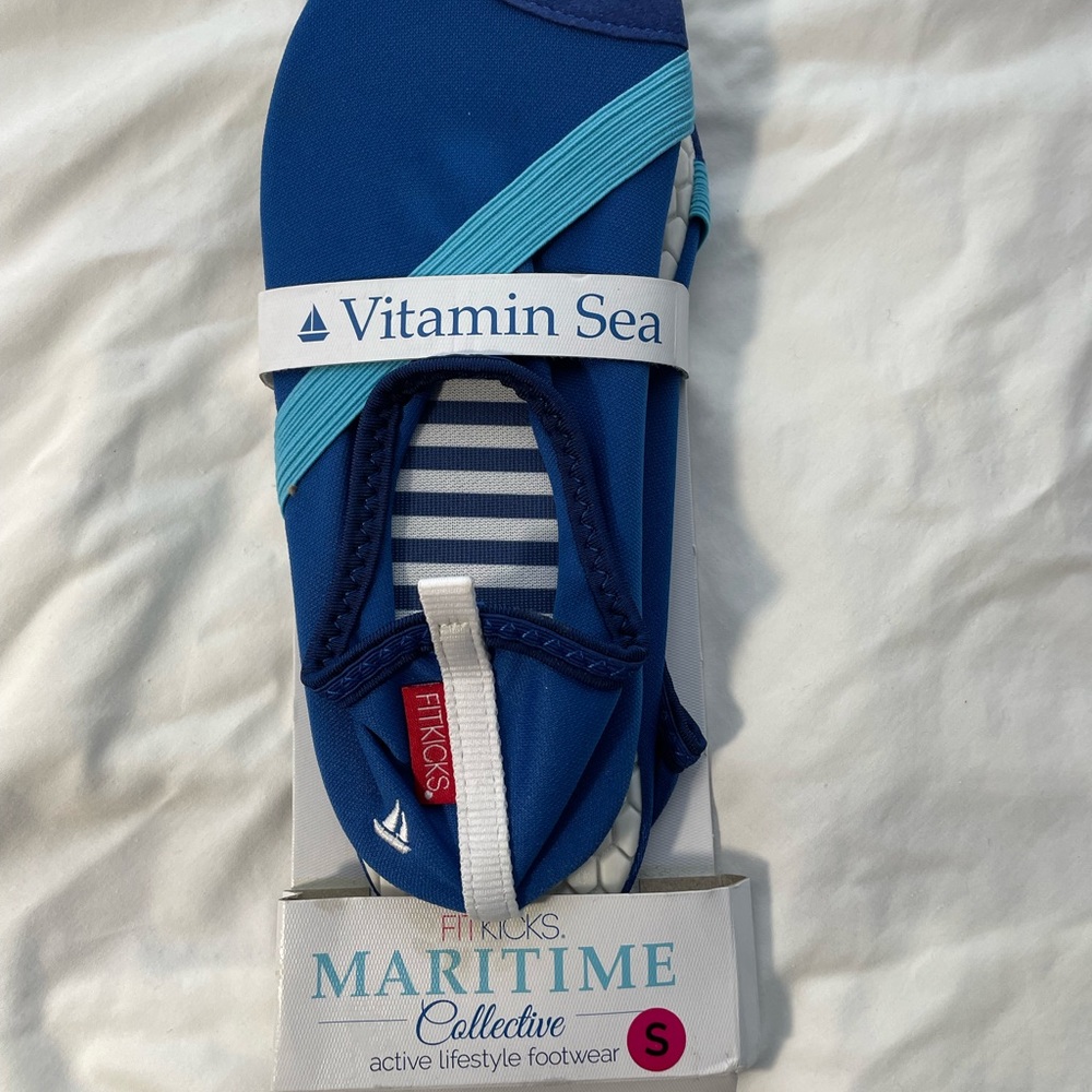 Blue Fit Kicks Water Shoes Sz Small